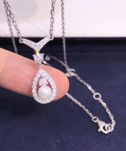 Chaumet Josephine Aigrette white gold and diamond pendant 083456