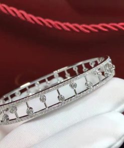 De Beers Dewdrop Bangle in White Gold B102147