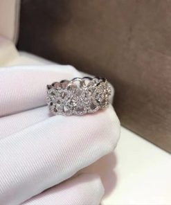 De Beers Enchanted Lotus Band in White Gold R102298