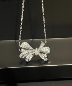 Graff Tildas Bow Classic Diamond Pendant RGP564