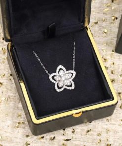 Graff Wild Flower Diamond Pendant RGP775