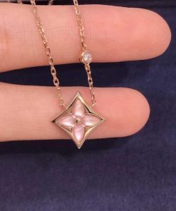 Louis Vuitton LV Color Blossom Bb Star Pendant Pink Mother-of-pearl and Diamond Q93612