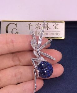 Van Cleef & Arpels Caresse d????ole brooch