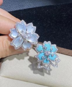 Van Cleef & Arpels Hell??bore Between the Finger? Ring Mother-of-pearl and Turquoise VCARP7EP00