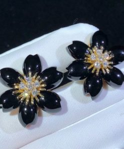 Van Cleef Arpels Rose De No?l Earrings, Small Model Onyx VCARO9B200