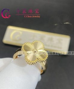 Van Cleef & Arpels Vintage Alhambra Ring guilloch?? yellow gold VCARP6I300