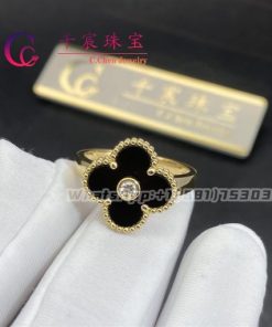 Van Cleef & Arpels Vintage Alhambra Ring Yellow Gold Onyx VCARA41000