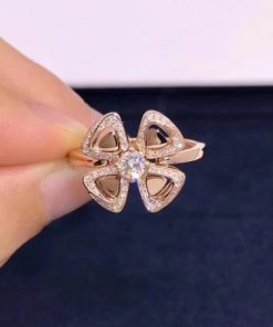 Bulgari Fiorever Ring With A Diamond And Pav?? Diamonds 355869
